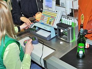 Сколько Получают Кассиры В Магазине Атака