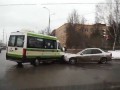 Водителя автобуса отстранили от пассажирских перевозок за ДТП после проезда на красный свет