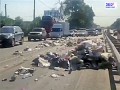 Грузовик засыпал мусором Ленинградку возле Елино