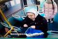 Пенсионерку заподозрили в краже кошелька у водителя автобуса