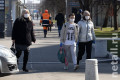 С понедельника москвичам разрешат не носить маски на улице