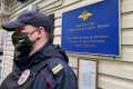 В результате ночной кражи со взломом из киоска похитили 1,5 тысячи рублей