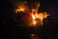 Пожар в деревне под Зеленоградом тушили больше 11 часов