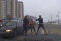 Участники ДТП подрались на Новокрюковской улице