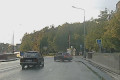Двое водителей на «Жигулях» устроили парный дрифт по мокрым улицам Зеленограда