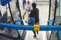 Воровка в автобусе стащила деньги у женщины с двумя детьми