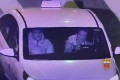 Двое бывших зэков пытались задушить водителя такси и угнали его машину