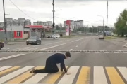 «Только что не гавкает». Квадробер на переходе