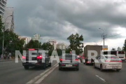 Через двойную сплошную по «встречке» без номеров. Видео